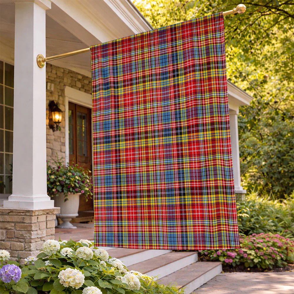 Scottish Drummond of Strathallan Clan Badge Tartan Flag Parade Vertical Style - Image 2