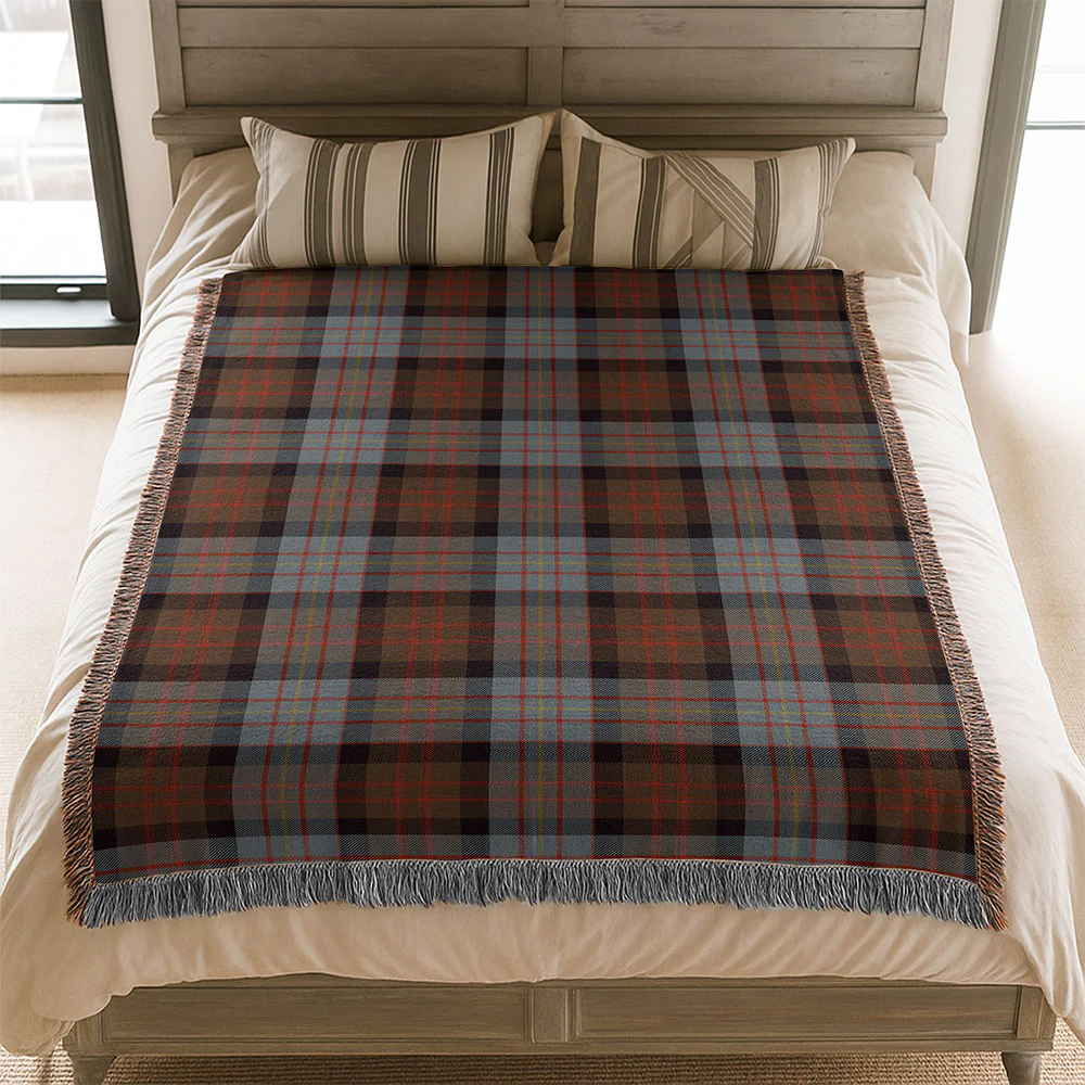 Scottish Cameron of Erracht Weathered Clan Badge Tartan Woven Blanket - Image 3
