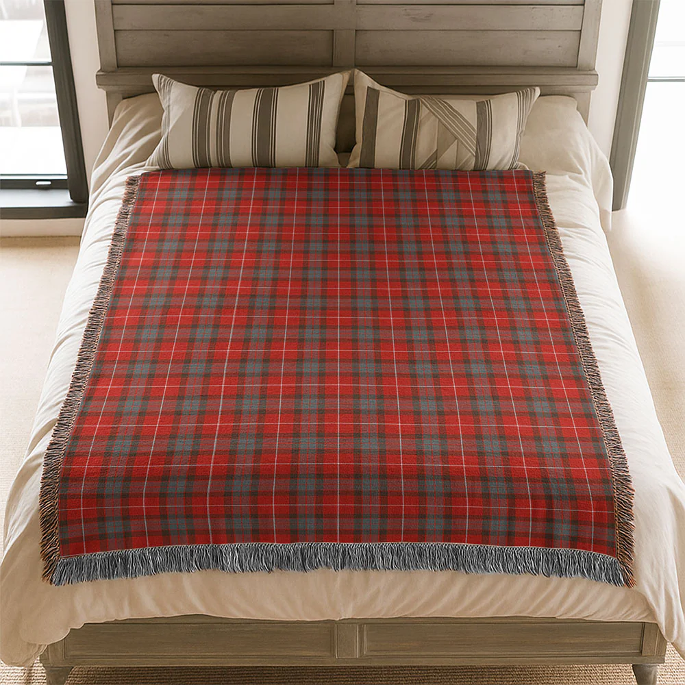 Scottish Fraser Weathered Clan Badge Tartan Woven Blanket - Image 3