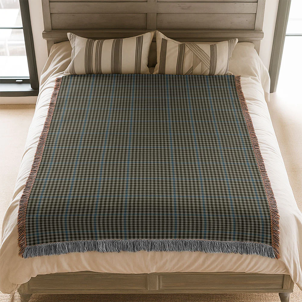 Scottish Haig Check Clan Badge Tartan Woven Blanket - Image 3