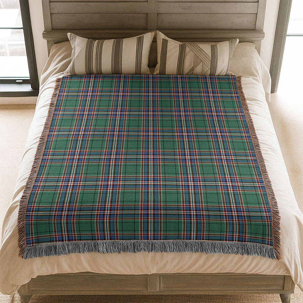 Scottish MacFarlane Hunting Ancient Clan Badge Tartan Woven Blanket - Image 3