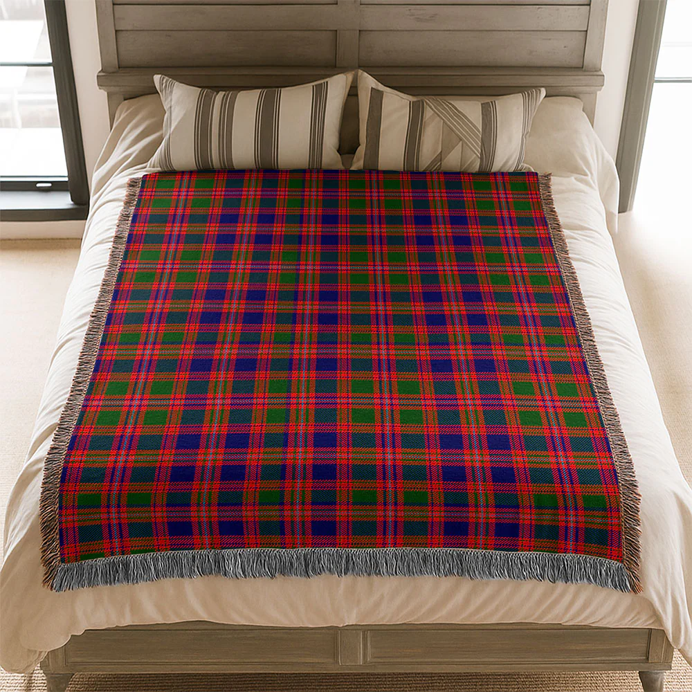 Scottish MacIntyre Modern Clan Badge Tartan Woven Blanket - Image 3
