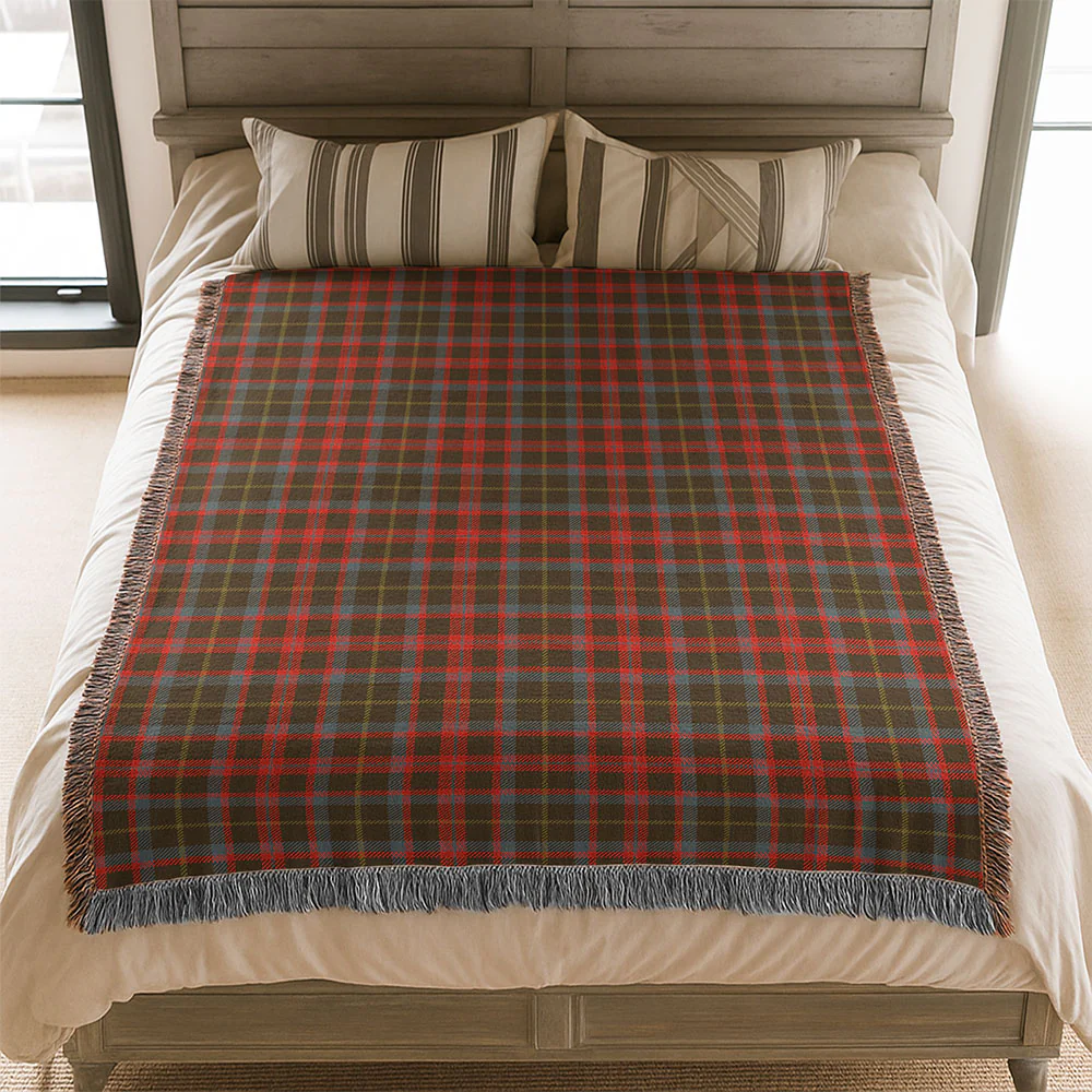 Scottish MacKintosh Hunting Weathered Clan Badge Tartan Woven Blanket - Image 3