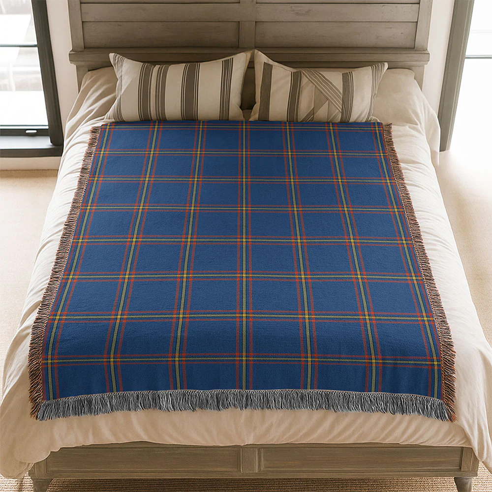 Scottish MacLaine of Loch Buie Hunting Ancient Clan Badge Tartan Woven Blanket - Image 3