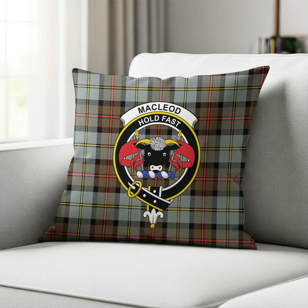 Scottish MacLeod of Harris Weathered Clan Badge Tartan Pillow Case - Image 2