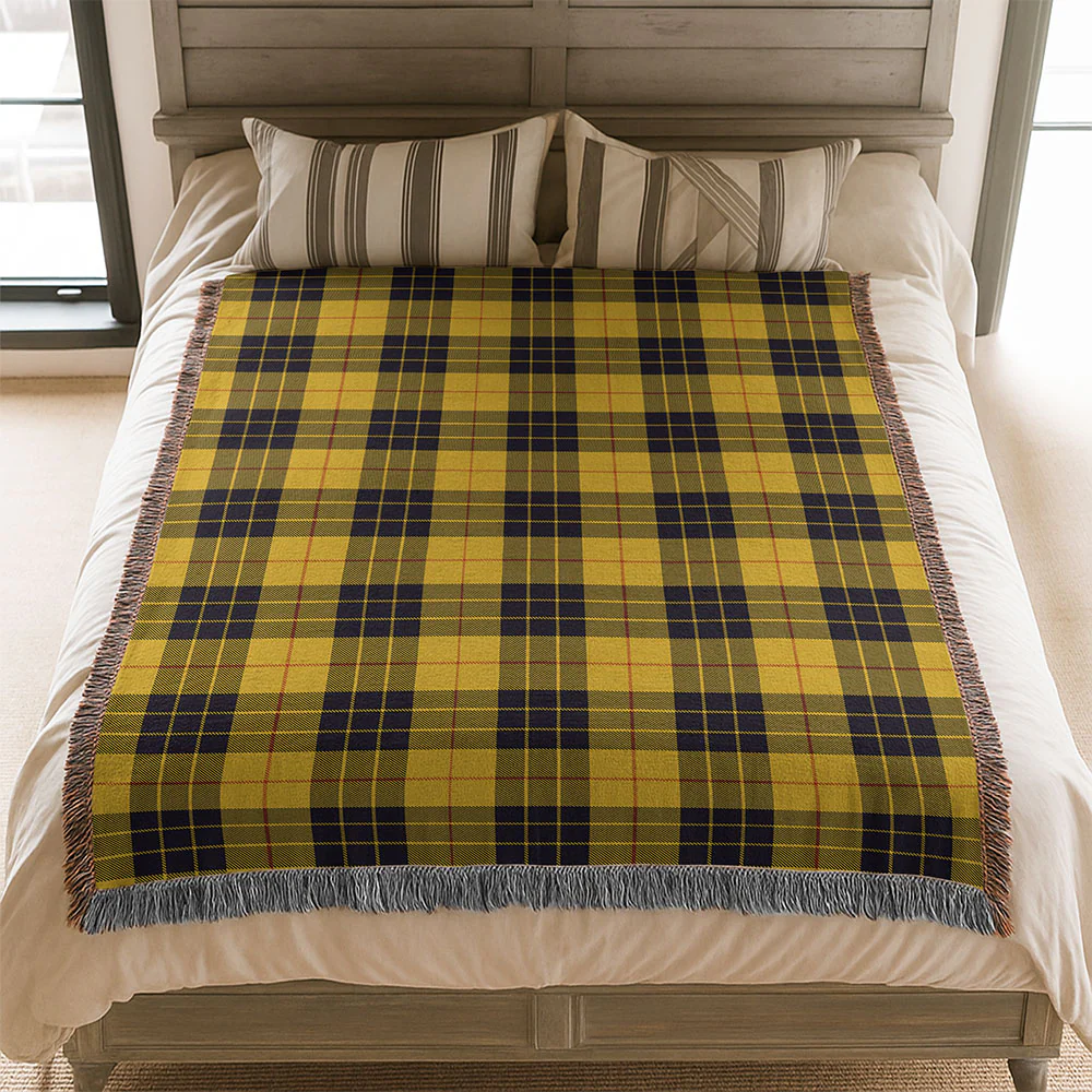 Scottish MacLeod of Lewis Ancient Clan Badge Tartan Woven Blanket - Image 3