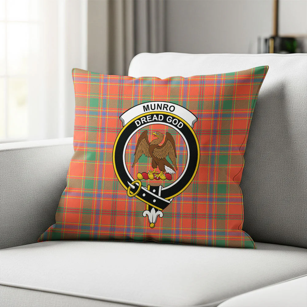 Scottish Munro Ancient Clan Badge Tartan Pillow Case - Image 2