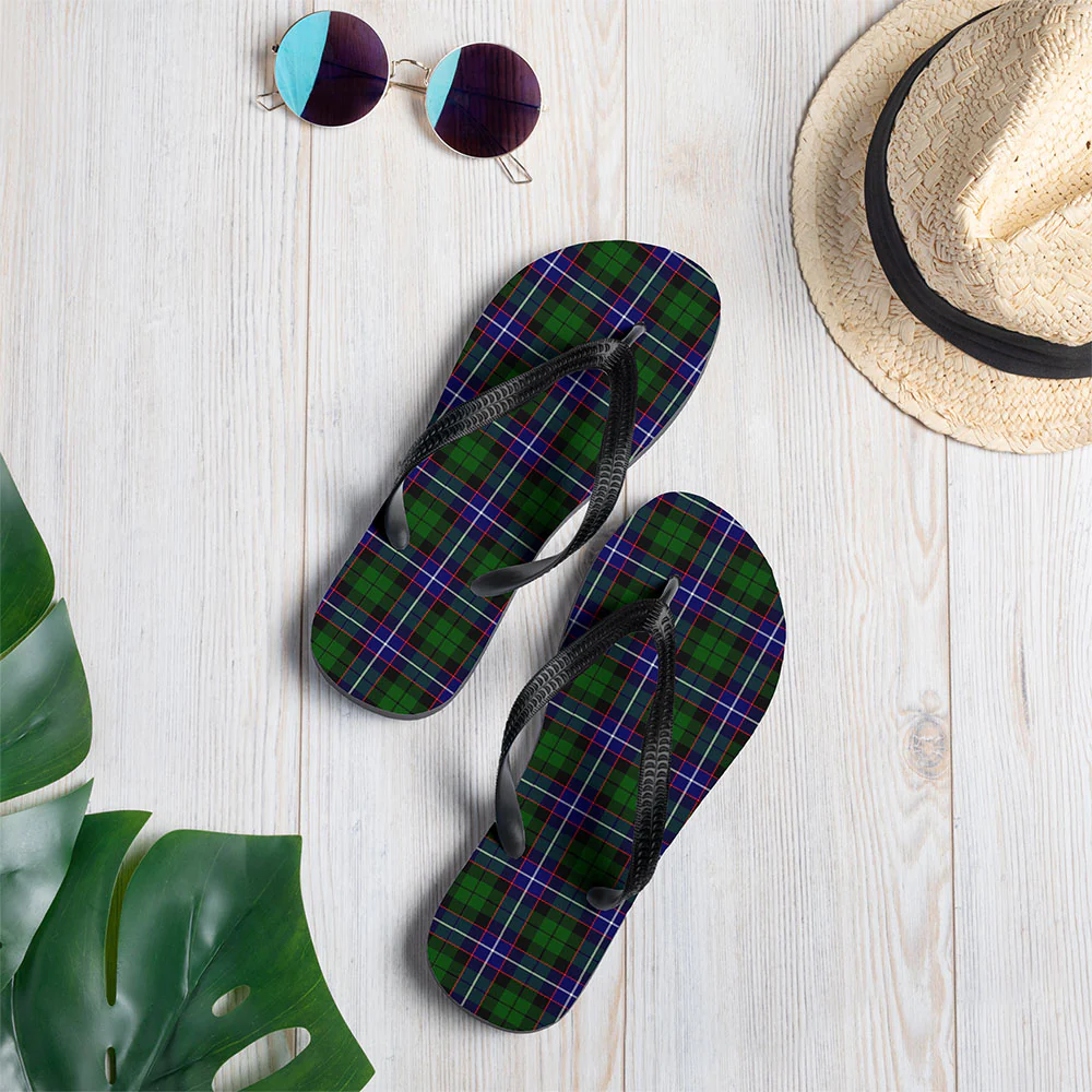 Scottish Russell Modern Clan Badge Tartan Flip Flops - Image 2