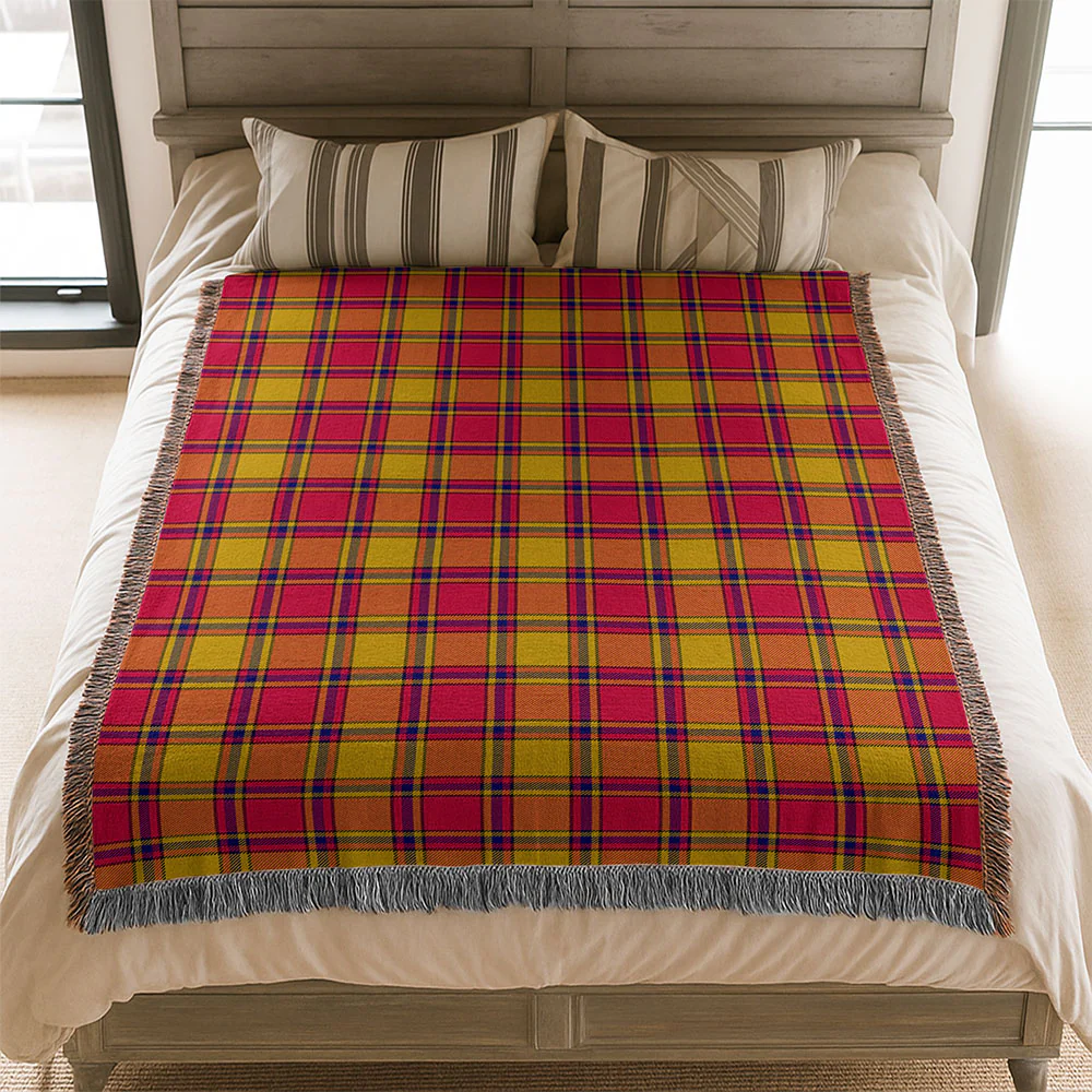 Scottish Scrymgeour Clan Badge Tartan Woven Blanket - Image 3