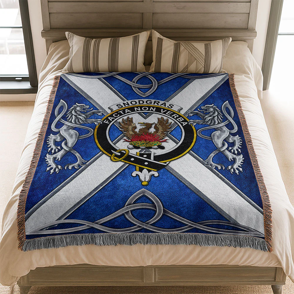 Scottish Snodgrass Clan Badge Woven Blanket Silver Rampant Lion Emblem - Image 2